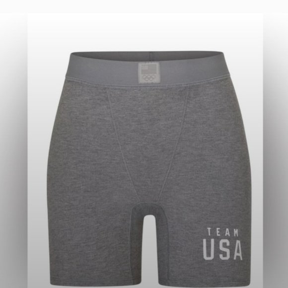 LARGE🧘‍♀️NWT SKIMS 🇺🇲 TEAM USA * RIBBED BOXERS GRAY
